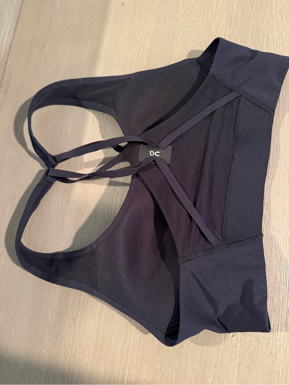 On Cloud Studio Performance Black Scoop-Neck Sports Bra - Picture 3 of 6